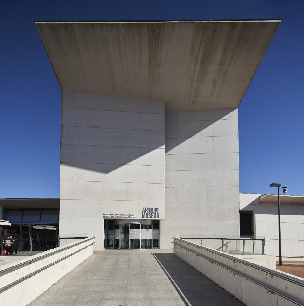 artium-museoa-museo-de-arte-contemporaneo-del-pais-vasco